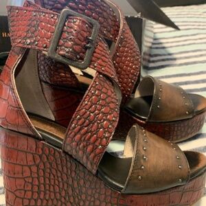 Freebird platform sandals size $